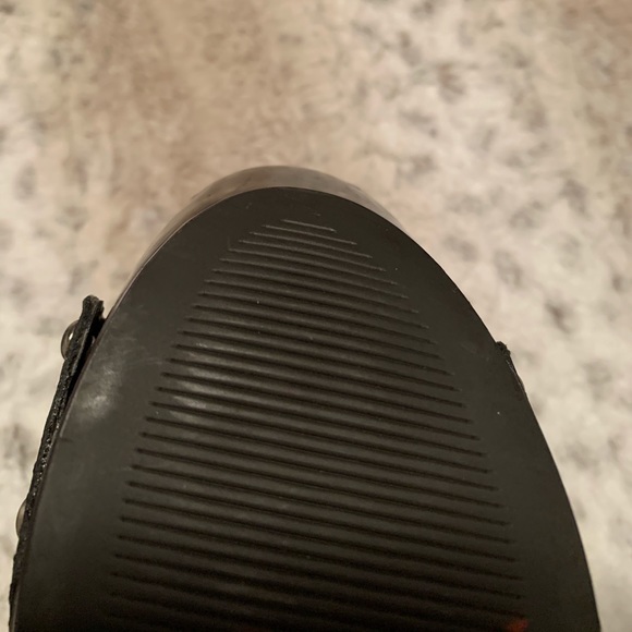 Y2K BCBG Platform Leather Gody Heels - Picture 5 of 6